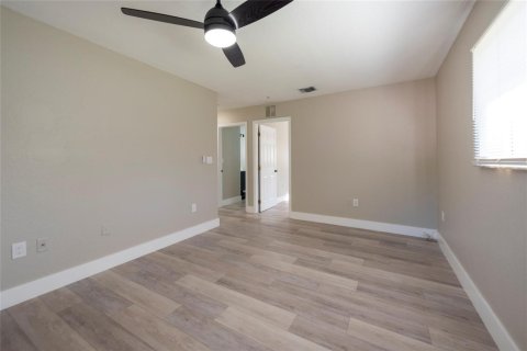 Villa ou maison à louer à Hollywood, Floride: 2 chambres, 133.78 m2 № 2407708 - photo 11