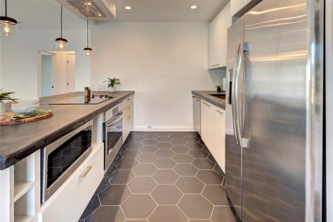 Купить виллу или дом в Майами, Флорида 4 спальни, 140.93м2, № 2005906 - фото 13