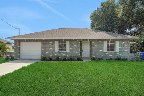 Casa en Winter Haven, Florida 3 dormitorios, 97.36 m2 № 2360686