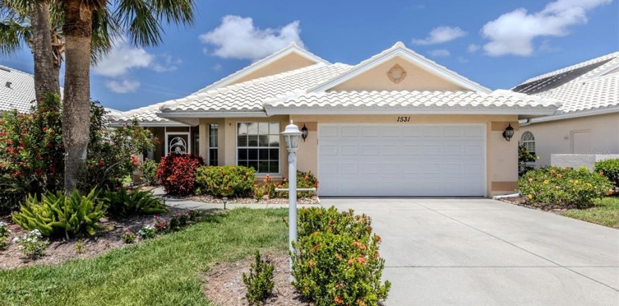 House in Venice, Florida 2 bedrooms, 172.8 sq.m. № 1762073