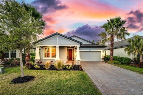 House in Parrish, Florida 3 bedrooms, 174.01 sq.m. № 1579225 - photo 1