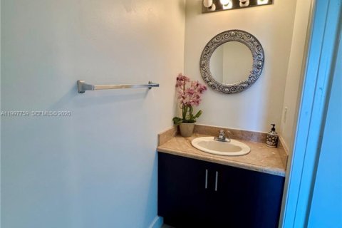 Townhouse in Weston, Florida 3 bedrooms, 135.73 sq.m. № 2059590 - photo 17