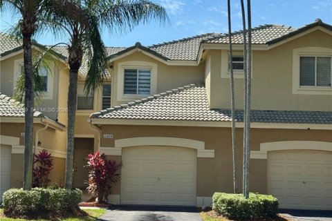 Townhouse in Weston, Florida 3 bedrooms, 135.73 sq.m. № 2059590