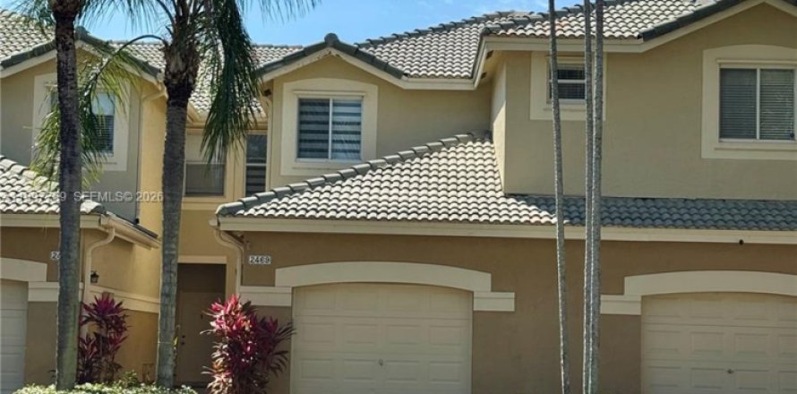 Townhouse in Weston, Florida 3 bedrooms, 135.73 sq.m. № 2059590