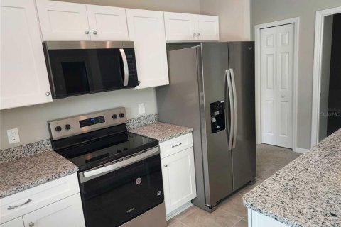 House in Citra, Florida 3 bedrooms, 145.76 sq.m. № 1592638 - photo 12