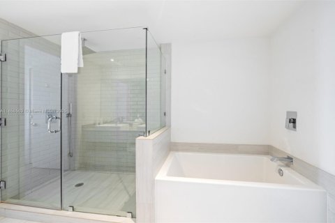 Condo in Hollywood, Florida, 2 bedrooms  № 1764957 - photo 22