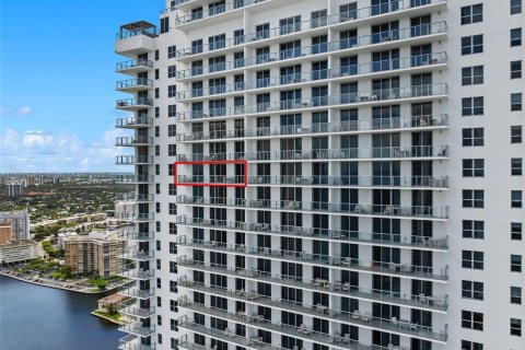 Condo in Hollywood, Florida, 2 bedrooms  № 1764957 - photo 27
