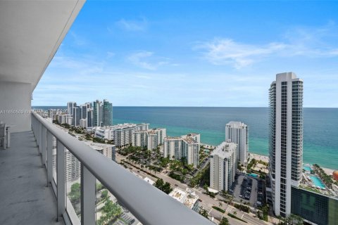 Condo in Hollywood, Florida, 2 bedrooms  № 1764957 - photo 28