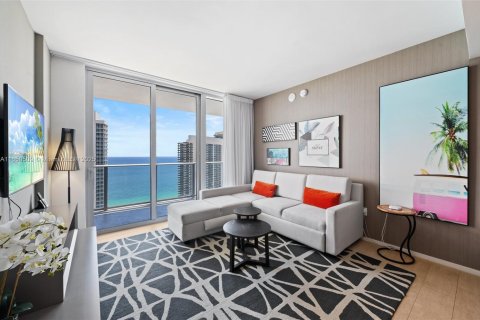 Condo in Hollywood, Florida, 2 bedrooms  № 1764957 - photo 4
