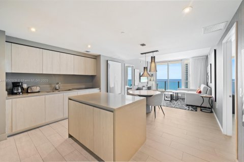 Condo in Hollywood, Florida, 2 bedrooms  № 1764957 - photo 10