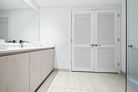 Condo in Hollywood, Florida, 2 bedrooms  № 1764957 - photo 16