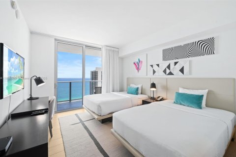 Condo in Hollywood, Florida, 2 bedrooms  № 1764957 - photo 12
