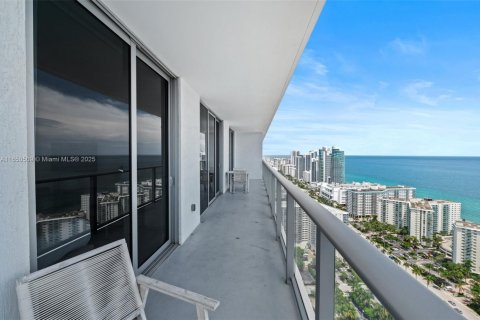 Condo in Hollywood, Florida, 2 bedrooms  № 1764957 - photo 29