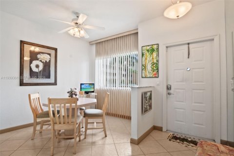 Copropriété à vendre à Tamarac, Floride: 2 chambres, 140.1 m2 № 1997598 - photo 3