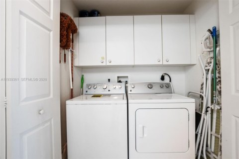 Copropriété à vendre à Tamarac, Floride: 2 chambres, 140.1 m2 № 1997598 - photo 21