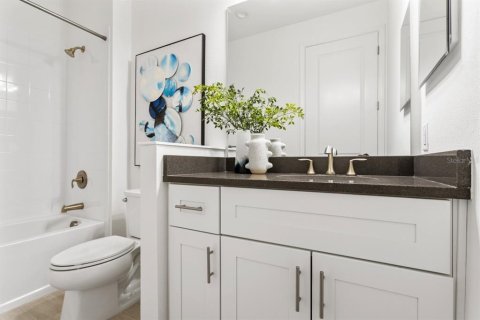 House in Lakewood Ranch, Florida 2 bedrooms, 133.22 sq.m. № 1624679 - photo 22