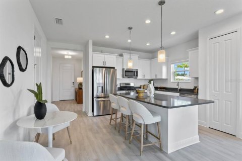 House in Lakewood Ranch, Florida 2 bedrooms, 133.22 sq.m. № 1624679 - photo 9