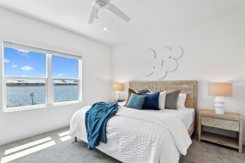 House in Lakewood Ranch, Florida 2 bedrooms, 133.22 sq.m. № 1624679 - photo 17