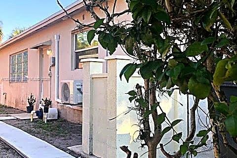Studio in Margate, Florida № 2086613
