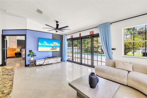 House in Fort Lauderdale, Florida 4 bedrooms, 188.22 sq.m. № 1779159 - photo 19