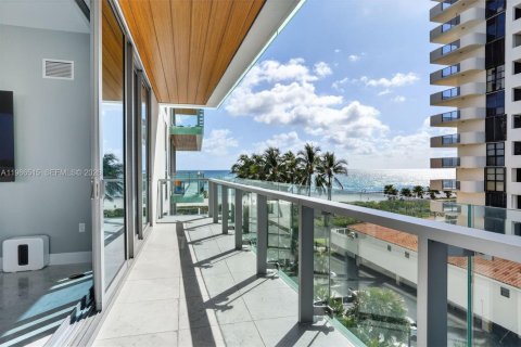 Copropriété à vendre à Miami Beach, Floride: 2 chambres, 126.63 m2 № 2031625 - photo 11