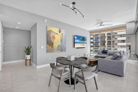 Copropriété à vendre à Miami Beach, Floride: 2 chambres, 126.63 m2 № 2031625 - photo 9