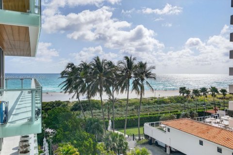 Copropriété à vendre à Miami Beach, Floride: 2 chambres, 126.63 m2 № 2031625 - photo 13