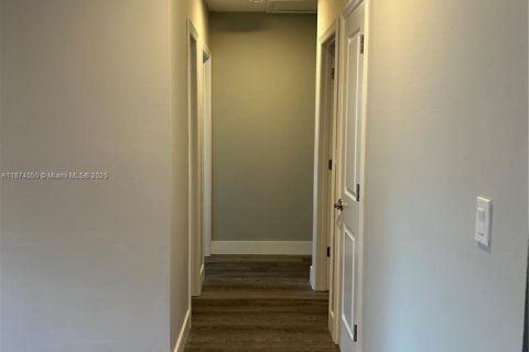 Villa ou maison à louer à Miami, Floride: 4 chambres, 225.1 m2 № 1928226 - photo 11