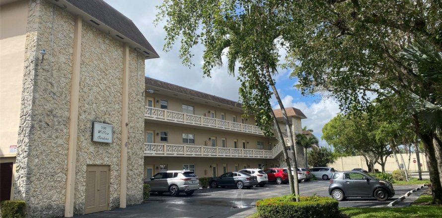 Condo à Lauderdale Lakes, Floride, 1 chambre  № 1051316