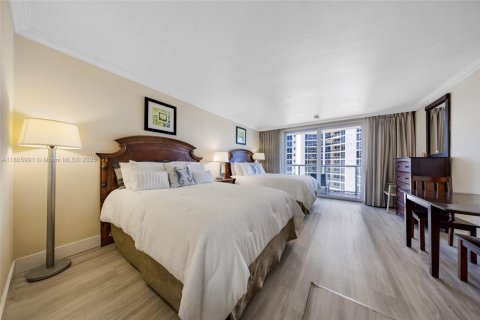 Condo in Sunny Isles Beach, Florida  № 1748986 - photo 26