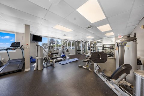 Condo in Sunny Isles Beach, Florida  № 1748986 - photo 17