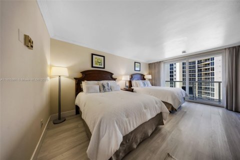 Condo in Sunny Isles Beach, Florida  № 1748986 - photo 29