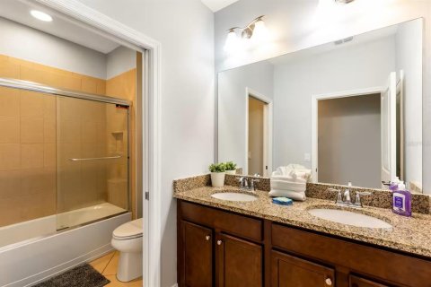 Townhouse in Davenport, Florida 4 bedrooms, 182.09 sq.m. № 2099335 - photo 14