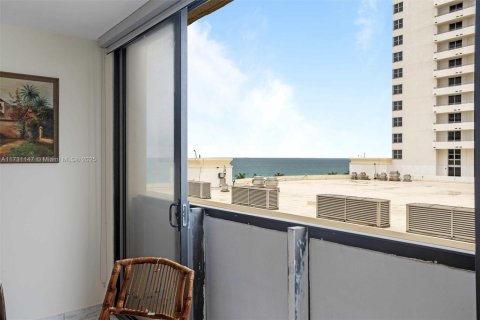 Condominio en venta en Miami Beach, Florida, 2 dormitorios, 101.08 m2 № 1480674 - foto 14