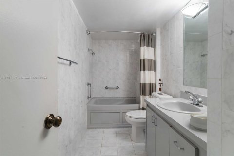 Condominio en venta en Miami Beach, Florida, 2 dormitorios, 101.08 m2 № 1480674 - foto 16