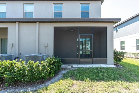 Townhouse in New Port Richey, Florida 2 bedrooms, 143.16 sq.m. № 2103778 - photo 13