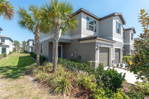 Townhouse in New Port Richey, Florida 2 bedrooms, 143.16 sq.m. № 2103778