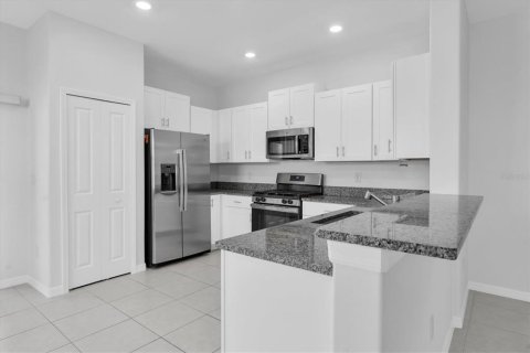 Townhouse in New Port Richey, Florida 2 bedrooms, 143.16 sq.m. № 2103778 - photo 20