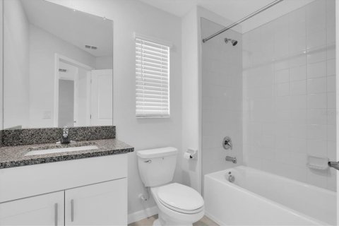 Townhouse in New Port Richey, Florida 2 bedrooms, 143.16 sq.m. № 2103778 - photo 30