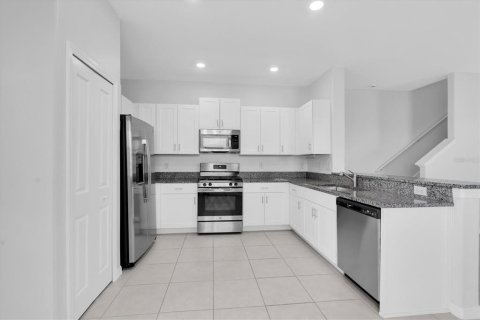 Townhouse in New Port Richey, Florida 2 bedrooms, 143.16 sq.m. № 2103778 - photo 21