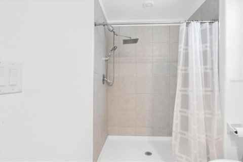 Townhouse in New Port Richey, Florida 2 bedrooms, 143.16 sq.m. № 2103778 - photo 25