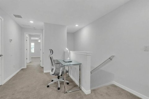 Townhouse in New Port Richey, Florida 2 bedrooms, 143.16 sq.m. № 2103778 - photo 23