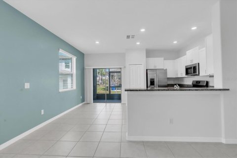 Townhouse in New Port Richey, Florida 2 bedrooms, 143.16 sq.m. № 2103778 - photo 10