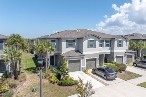 Townhouse in New Port Richey, Florida 2 bedrooms, 143.16 sq.m. № 2103778 - photo 14