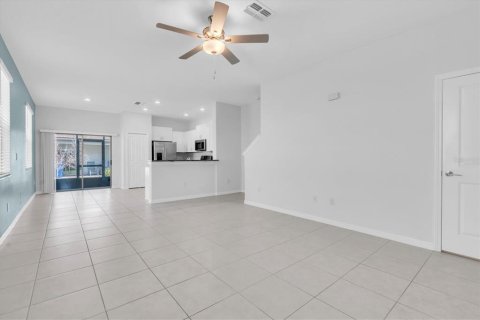 Townhouse in New Port Richey, Florida 2 bedrooms, 143.16 sq.m. № 2103778 - photo 16