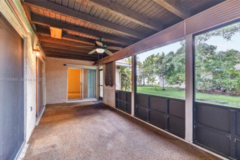 House in Tamarac, Florida 2 bedrooms, 131.74 sq.m. № 2060383 - photo 22