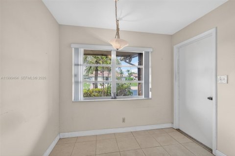 House in Tamarac, Florida 2 bedrooms, 131.74 sq.m. № 2060383 - photo 7