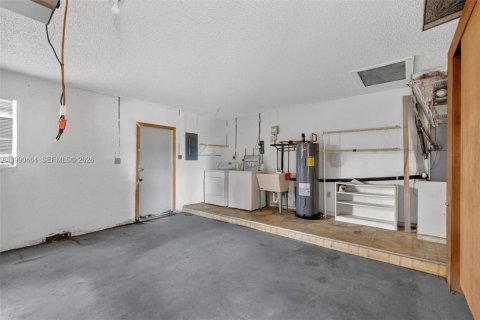 House in Tamarac, Florida 2 bedrooms, 131.74 sq.m. № 2060383 - photo 23