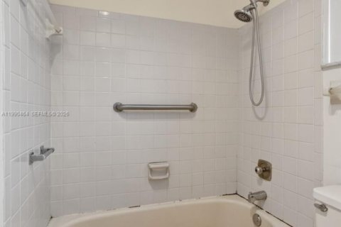 House in Tamarac, Florida 2 bedrooms, 131.74 sq.m. № 2060383 - photo 21