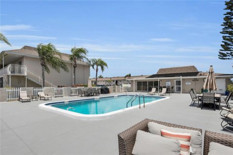 Condo in Tampa, Florida, 2 bedrooms № 2230617 - photo 16